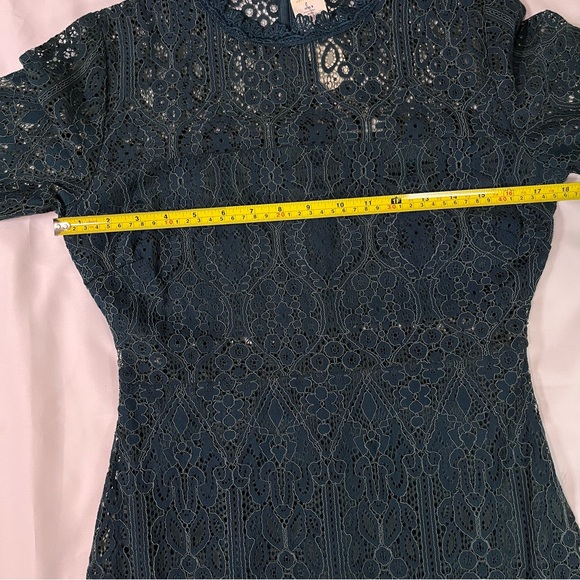 Francescas Elegant Teal Lace Dress - Picture 9 of 11